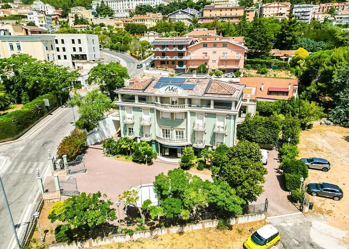 Palace - AlihotelsAlbergo